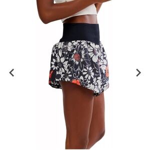 FP Movement Women's Carpe Diem running Shorts size XL